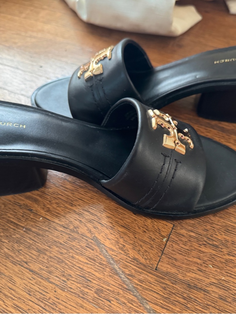Tory Burch Everly Black Leather heeled Sandals with Gold Logo - Picture 5 of 8